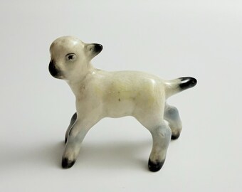 Beswick - Lamb, model 937 unmarked. Perfect condition