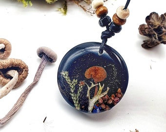 Necklace real mushroom in epoxy resin, with moss & forget-me-nots, circular pendant