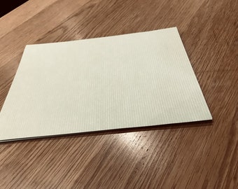 Papier artisanal translucide Boldmere avocat pâle strié A4 90 g, paquet de 10 feuilles