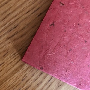 Papel artesanal Boldmere Banana Red, A4, 40 g/m², paquete de 10 hojas