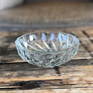 Vintage glass dish, clear pressed vintage glass snack bowl, crystal cut glass bowl, cookie dish, trinket bowl