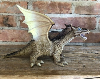 ドラゴン形状の樹脂製置物 ヴィンテージ双頭ドラゴンの置物：コレクター向けプラスチック製恐竜