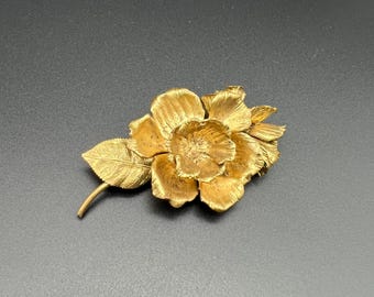 Vintage metal brooch, golden color jewelry pin, flower pattern brooch pin, retro handmade breast pin