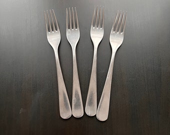 Vintage dinner forks, Set of 4 stainless steel table forks, Rostfri Stal flatware, primitive pattern cutlery forks