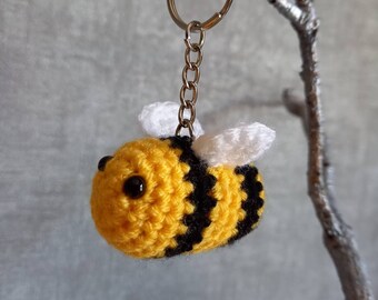 Cute crocheted bee, keychain