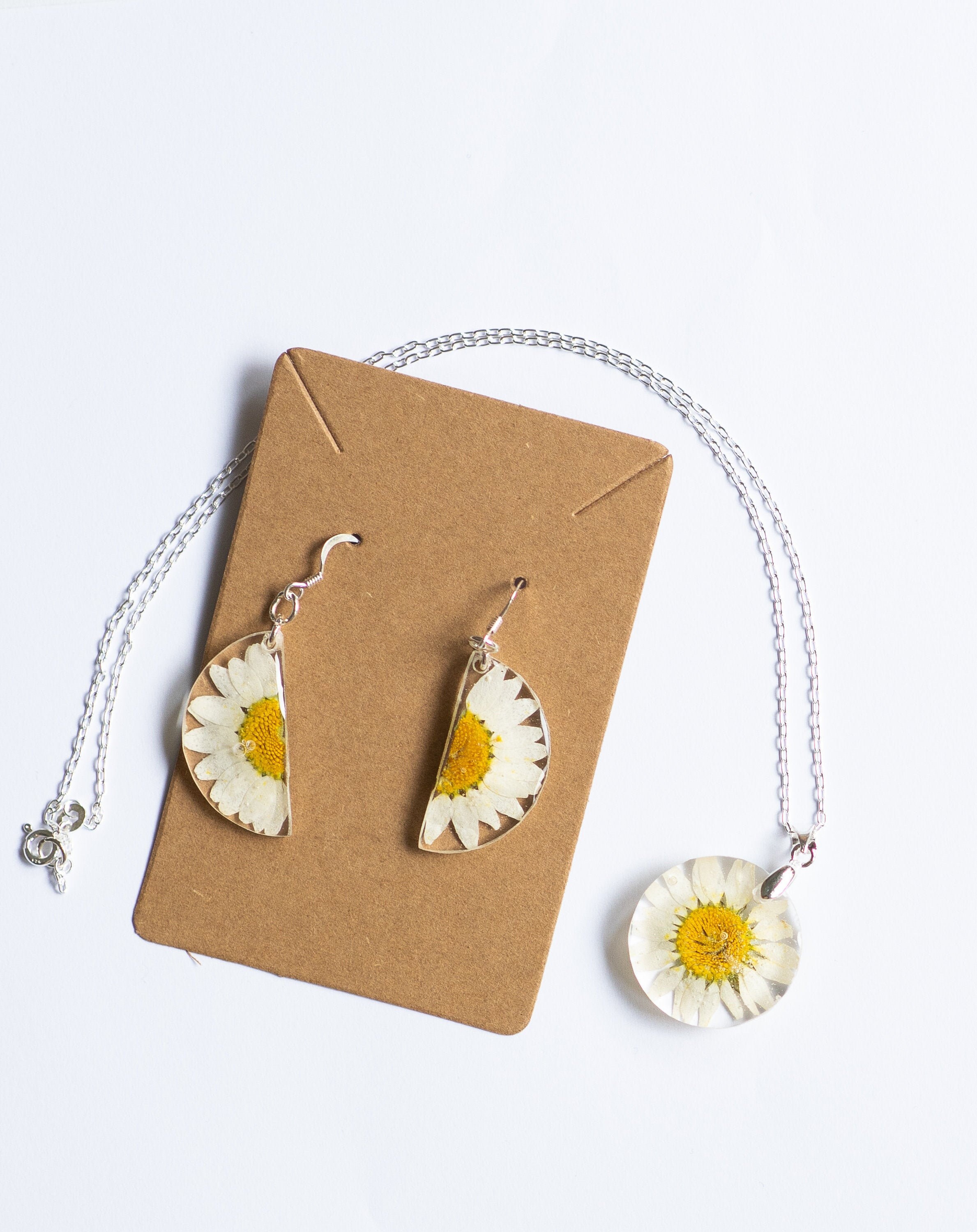 Daisies earrings and necklace nature filled resin set sterling Etsy