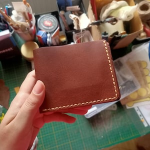 Personalisierte handgenähte Leder Bifold Brieftasche - echtes Leder, schlanke handgefertigte Brieftasche für ihn, Vatertagsgeschenk, Geschenk für Papa, Express