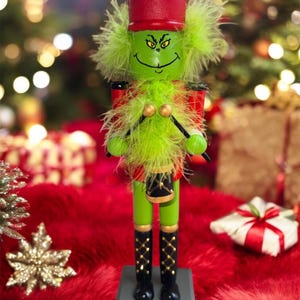Hand Painted, Grinch Nutcracker, Christmas Nutcracker, Custom Painted, Wooden Nutcracker, Drummer Sword Staff Nutcracker, Mean One
