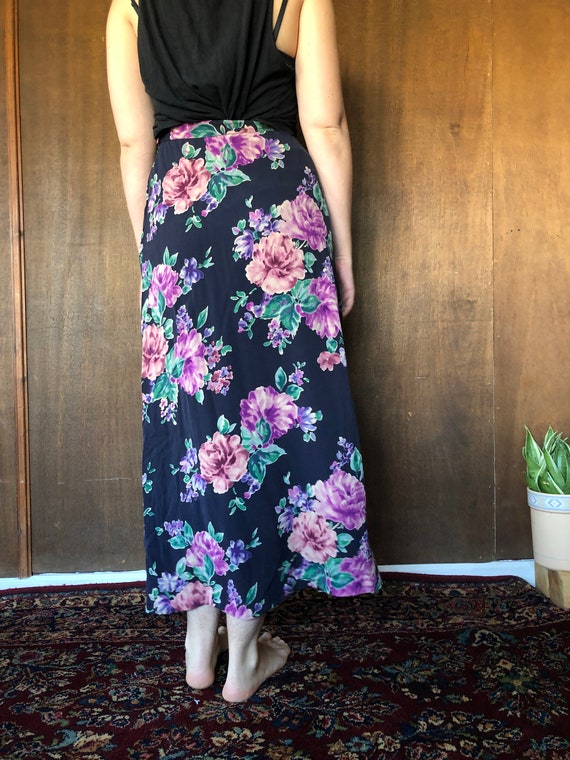 90's Navy w/ Rose Pattern Silk Maxi Skirt//S - image 4