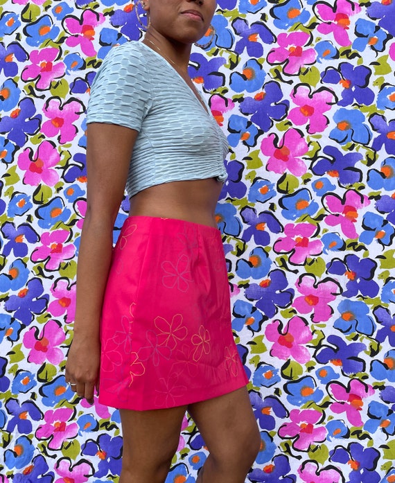 90's Y2K Era Vintage Hot Pink Floral Mini Skirt /… - image 2