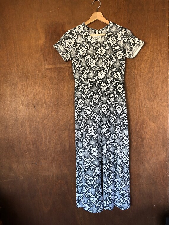 Black + White Floral Graphic Hawaiian Vintage 90'… - image 5