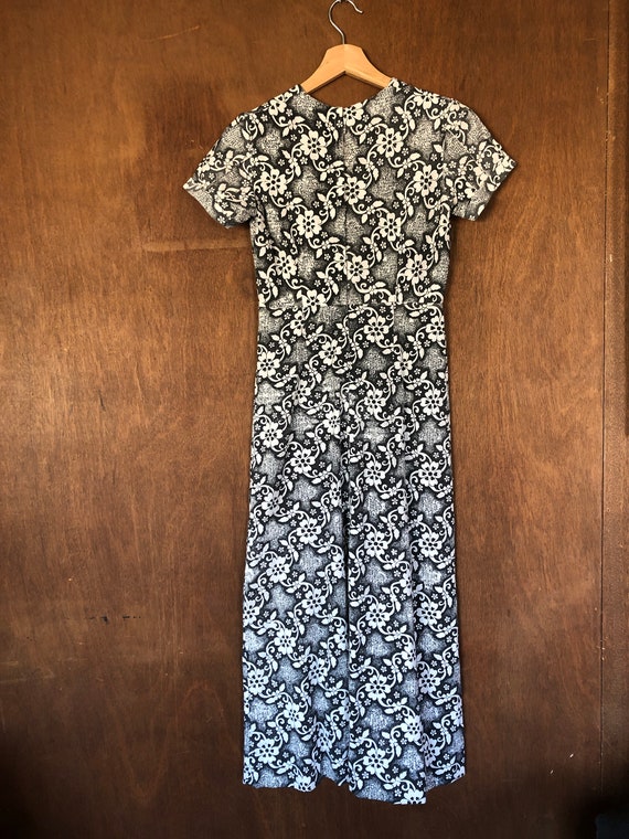 Black + White Floral Graphic Hawaiian Vintage 90'… - image 6