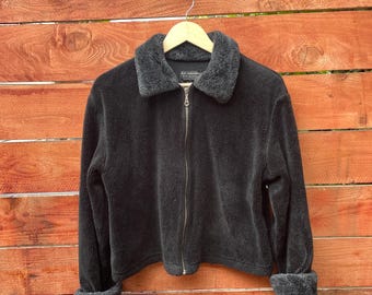 Cropped Fleece Jacket Y2K Black and Gray Fuzzy Collar Cropped Coat Women's Y2K Vintage Cropped Coat Size Medium Vintage Women's Jacket // M