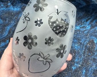 Etched Strawberry Stemless Wine Glass, 20 fl oz, Fruit Design