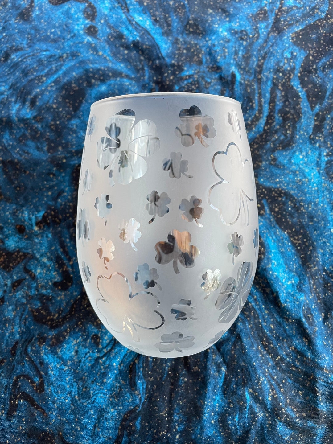 Shamrock Wine Glass // St. Patricks Day Wine Glass // St. Patties Day