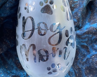 Dog Mom Etched Stemless Wine Glass, Handmade Paw Print Design