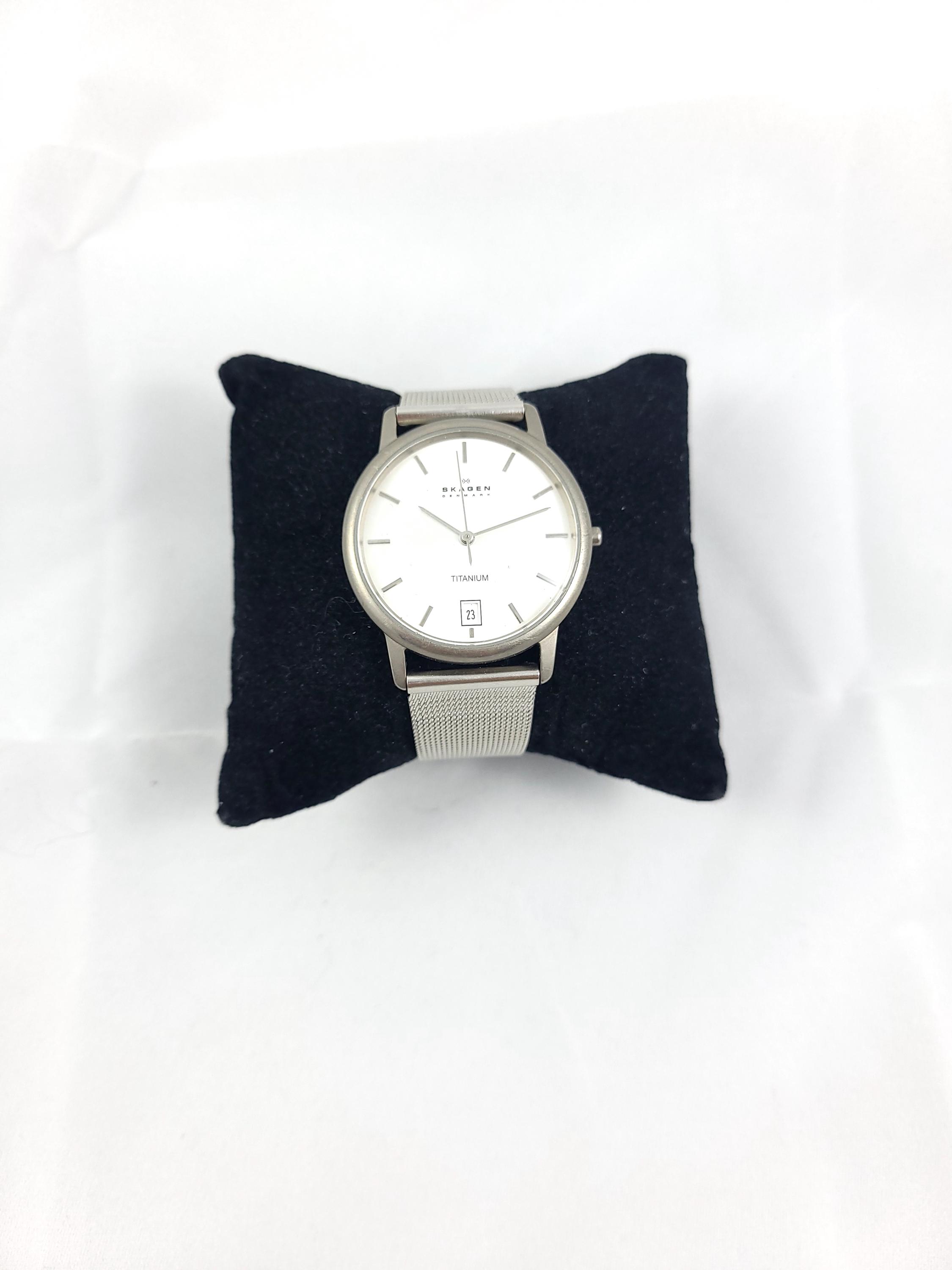 Skagen Ladies Titanium Watch - Silver with Black Mother of  display picture 1
