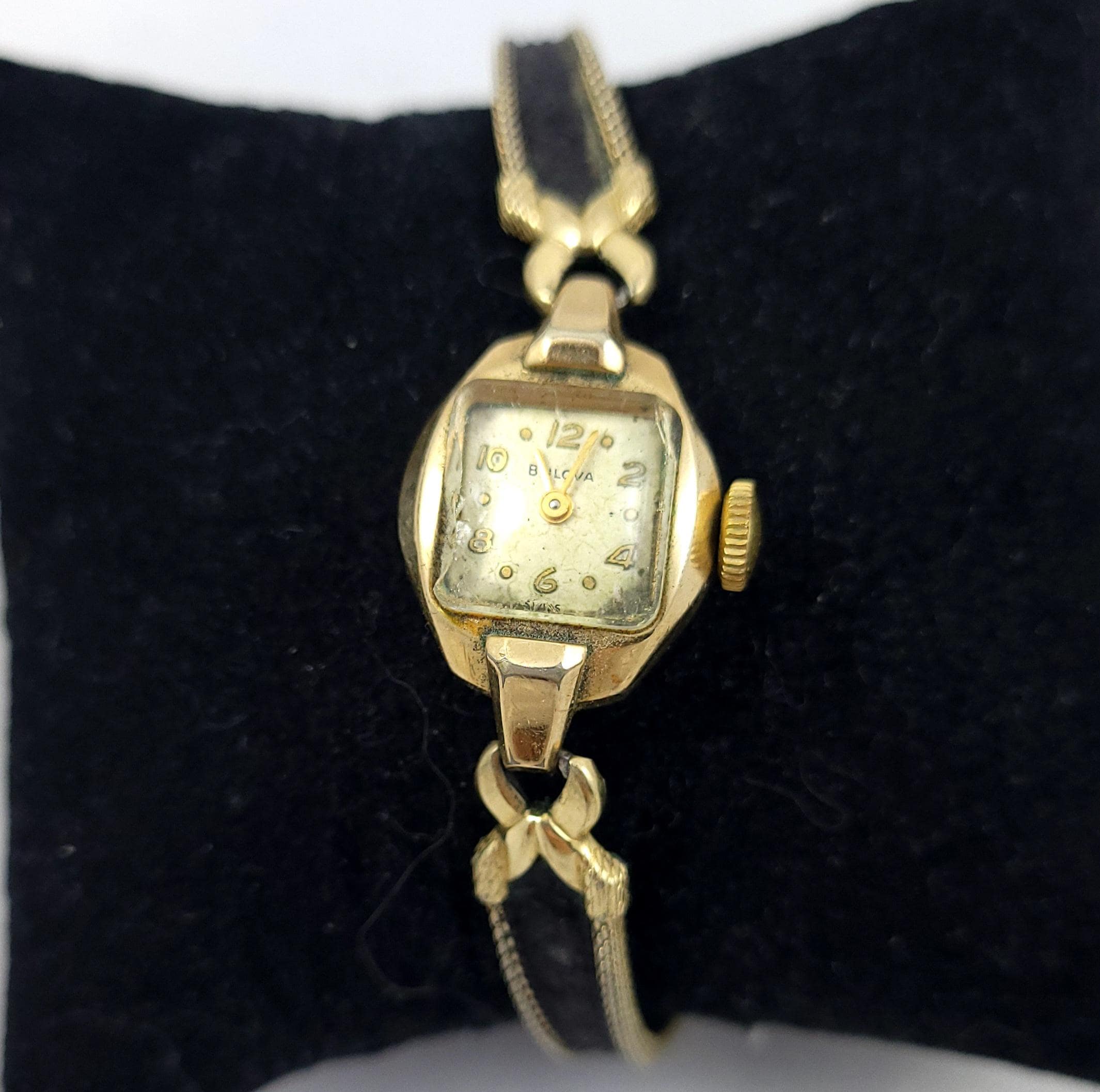 Bulova Gold Ladies Watch - Etsy display picture 3