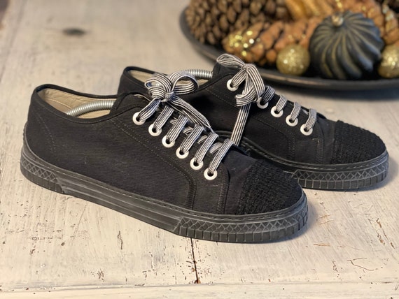 CHANEL Sneakers