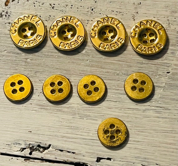 CHANEL Buttons