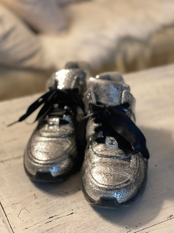 CHANEL Sneakers