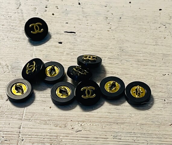 CHANEL Buttons