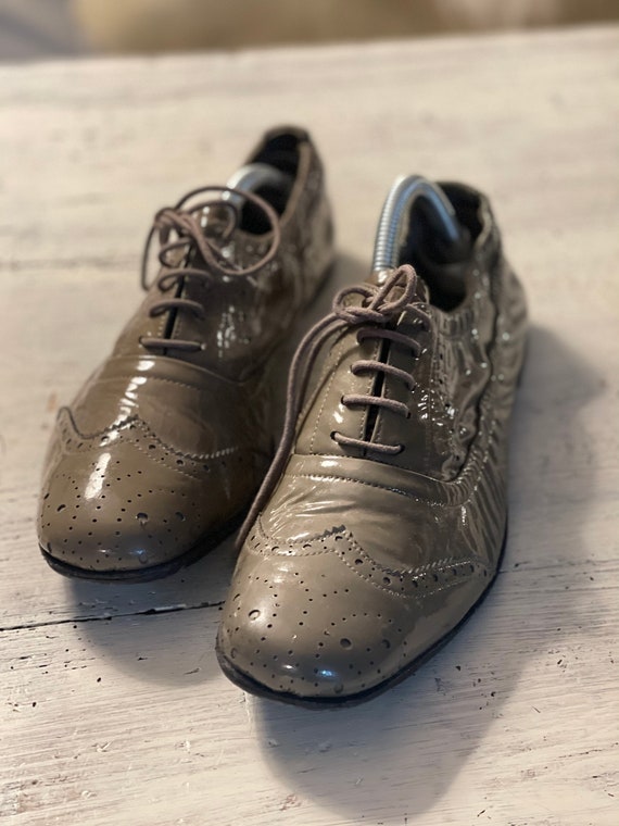 MIU MIU patent leather shoes