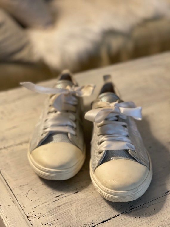 CHANEL Sneakers