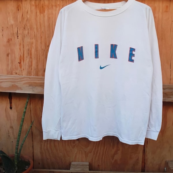 nike centre logo t shirt