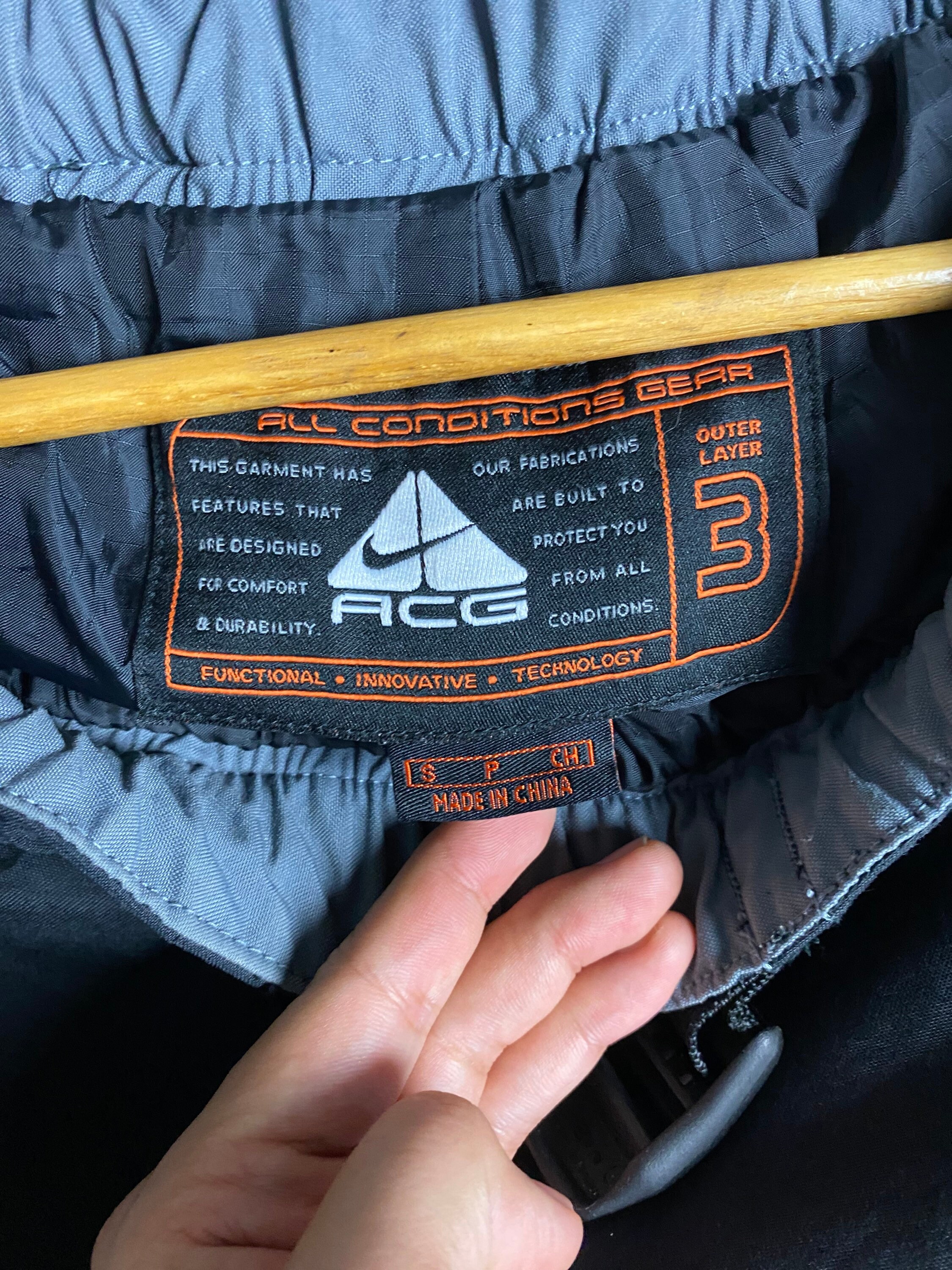 Rare!! Vintage 90s NIKE ACG Embroidered Swoosh Logo Cargo