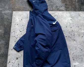 Rare!! Vintage 90s NIKE Embroidered Triple Swoosh Waterproof inside Tech Fleece Navy Blue and White Logo Full Zipper Jacket Size L