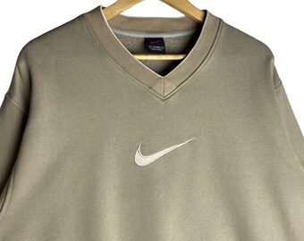 nike beige sweater vintage
