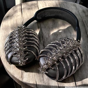 Chrome Spine AirPods Max Shell Case: 3D Skeleton Attachment (2pcs)