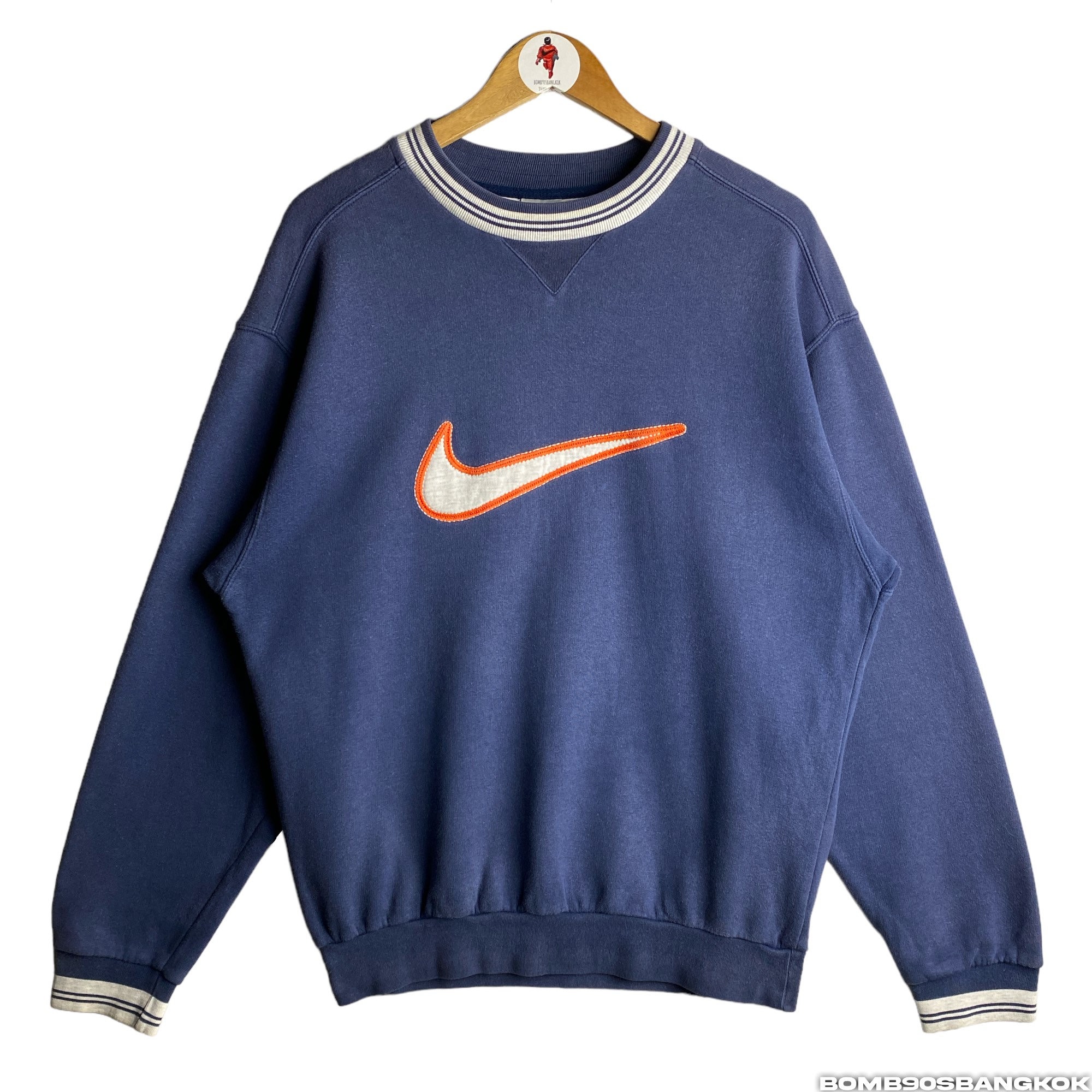 dark blue vintage nike sweatshirt