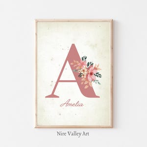 Impresiones de guardería, impresión de nombre inicial personalizada, arte de pared de bebé de flor rosa vintage, signo de nombre de bebé imprimible, carta personalizada para guardería