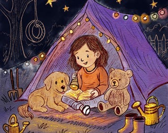 Op de afbeelding: Waterverfillustratie van een kind dat 's nachts in een paarse tent leest. Een golden retriever puppy en een teddybeer zitten in de buurt. Een lichtsnoer en sterren verlichten de scène, met een gieter en laarzen op de voorgrond.
