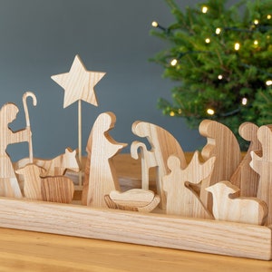 Natural oak wood Nativity set. Creche. Weihnachtskrippe. Nativity scene. Set of 12pcs natural oak wood Christmas figurines. Manger for kids. image 1