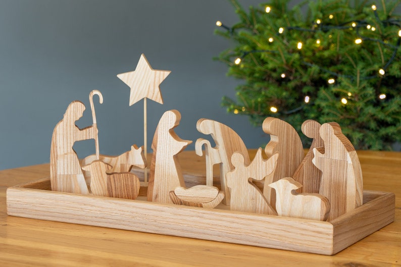 Natural oak wood Nativity set. Creche. Weihnachtskrippe. Nativity scene. Set of 12pcs natural oak wood Christmas figurines. Manger for kids. zdjęcie 1