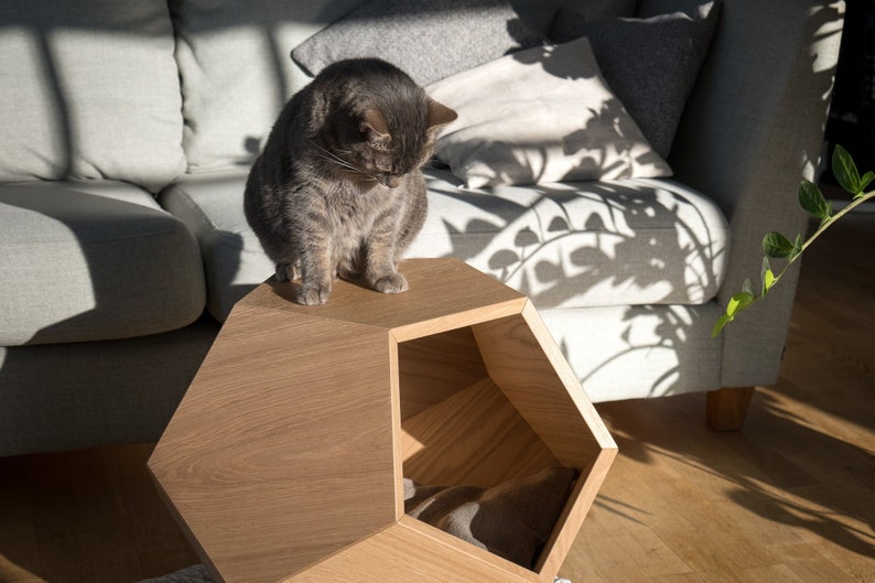 Lit de chat moderne en mdf plaqué chêne Cave à chat premium Lit de chat design Meubles en bois pour animaux de compagnie Table d'appoint géométrique image 1