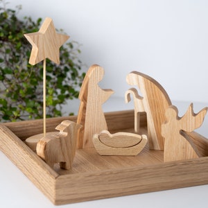 Natural oak wood Nativity set small. Creche. Weihnachtskrippe. Set of 6 pcs natural oak wood Christmas figurines. Little Town of Bethlehem