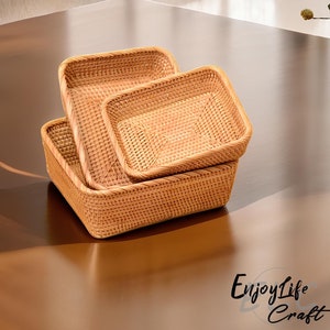 Panier de rangement de bureau en rotin, boîte de rangement pour cosmétiques en rotin, panier tissé naturel personnalisé, cadeau de pendaison de crémaillère