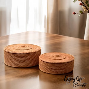 Rattan Woven Fruit Basket With Lid,Handcrafted Desktop Fruit Bread Nuts Candies Tray, Serving Tray Basket
