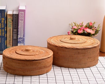 Rattan Woven Fruit Round Basket With Lid,Handcrafted Desktop Fruit Bread Nuts Candies Tray, Serving Tray Basket