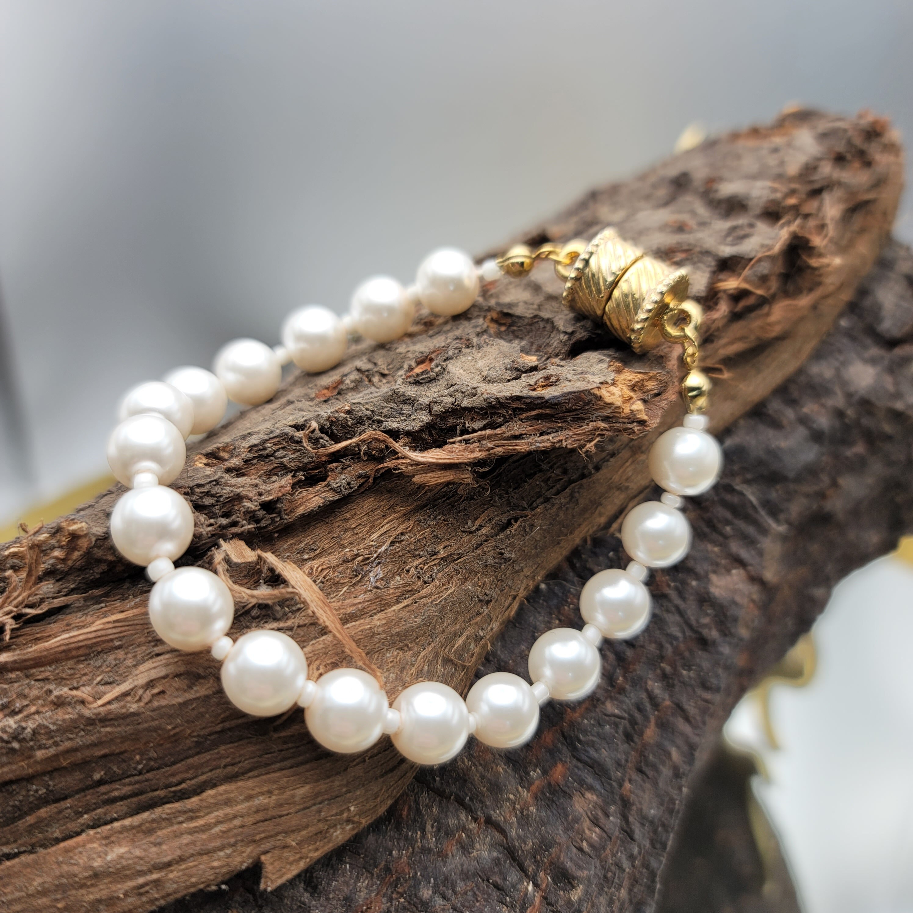 Vintage Pearl Bracelet with Magnetic Clasp