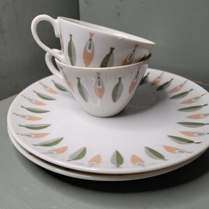 Mid Century Modern Tea Cups and Snack Plates- Set of 2