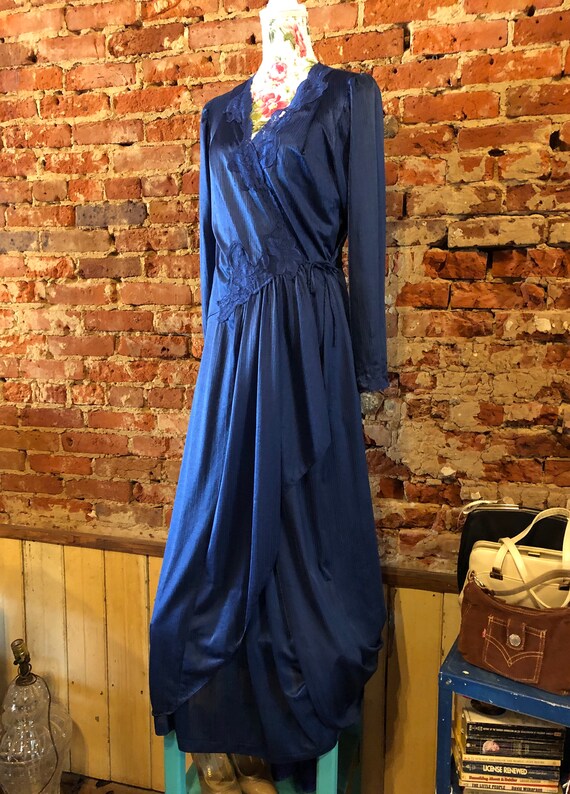 Vintage Henson Kickernick Midnight Blue Robe and G