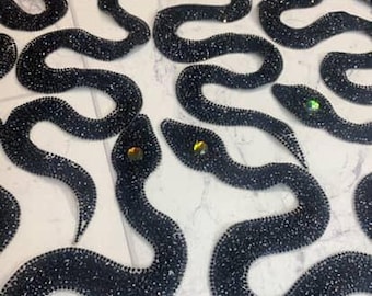 Serpiente de diamantes de imitación