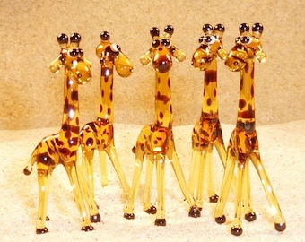 Giraffe (variants: yellow-blue-green-clear), glass animal, size approx. 39x15x12 mm, Czech quality work, lovely and cute tiny figurines