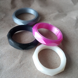Low poly ring, geometric, prism, diamond shape, 3D printed in PLA, fiddle ring