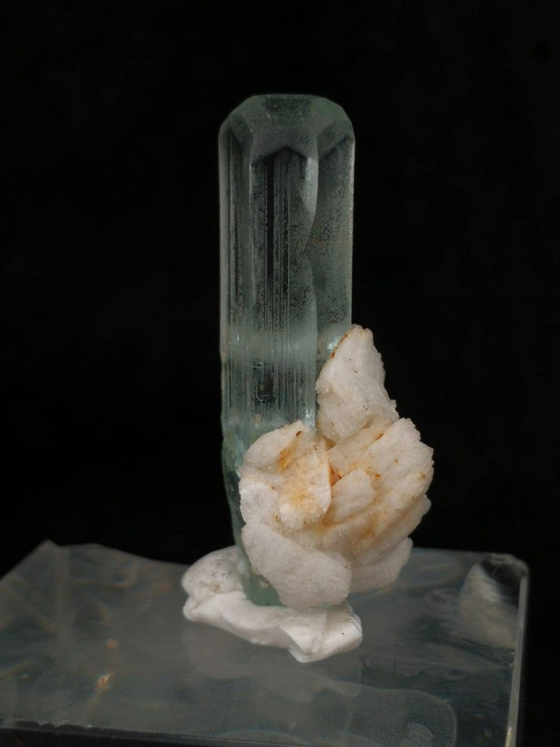 Aquamarine specimen